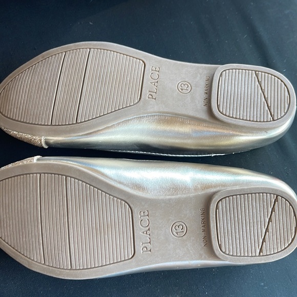 NEW The Children’s Place Gold and Glitter Slip on Ballet Type Shoes Size 13 - Picture 3 of 4